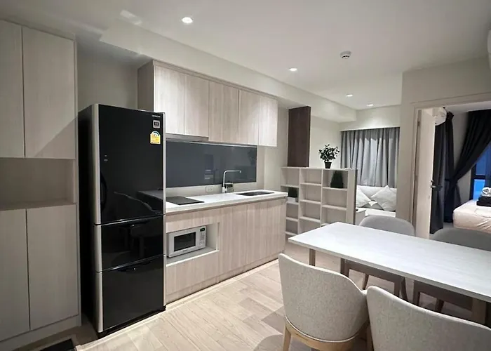 Paradise Condo-perfect Location *