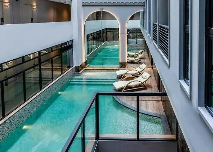 Paradise Condo-perfect Location