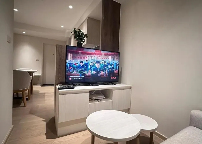 Paradise Condo-perfect Location