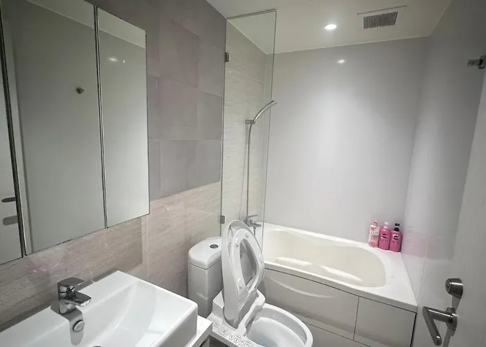Paradise Condo-perfect Location
