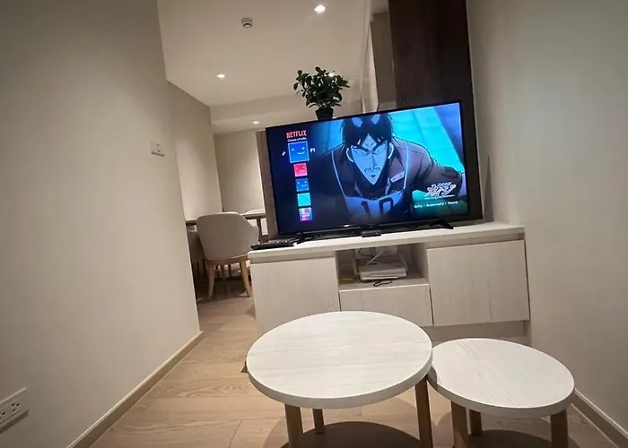 Apartment Paradise Condo-perfect Location *