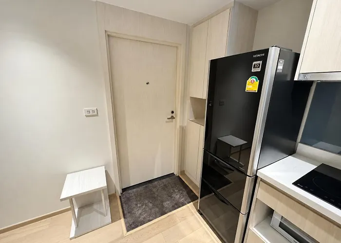 Paradise Condo-perfect Location Apartment *