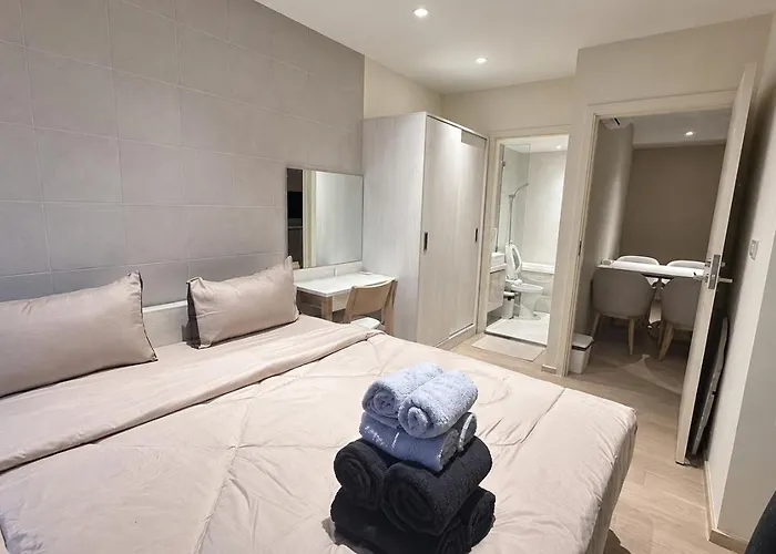 Paradise Condo-perfect Location Apartment Bangkok