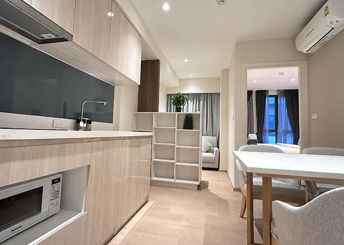 Paradise Condo-perfect Location *